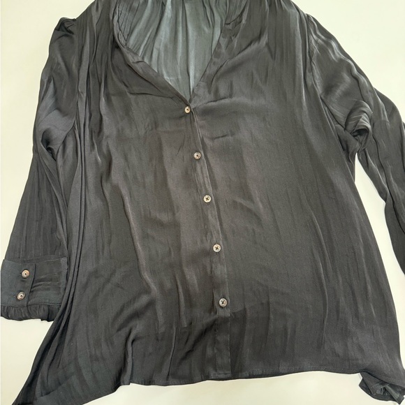 Treasure Bond Flow top. - Picture 2 of 3